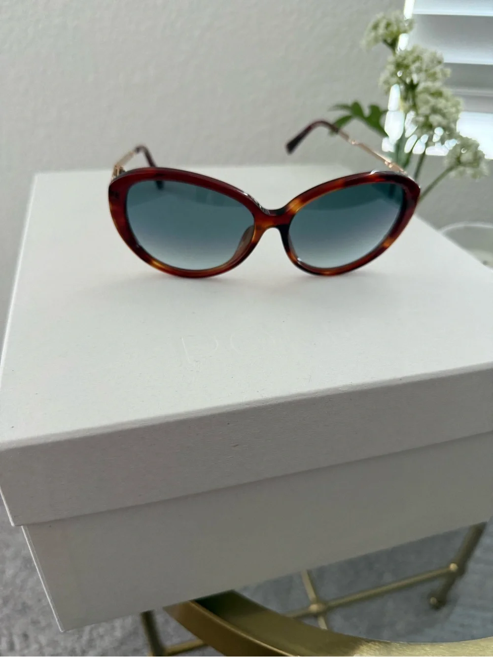 Linda Farrow- Vintage Tortoiseshell Cat-Eye Sunglasses - Brown Gradient Lenses